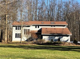 8716 Lake In The Woods Trl, Chagrin Falls, OH 44023