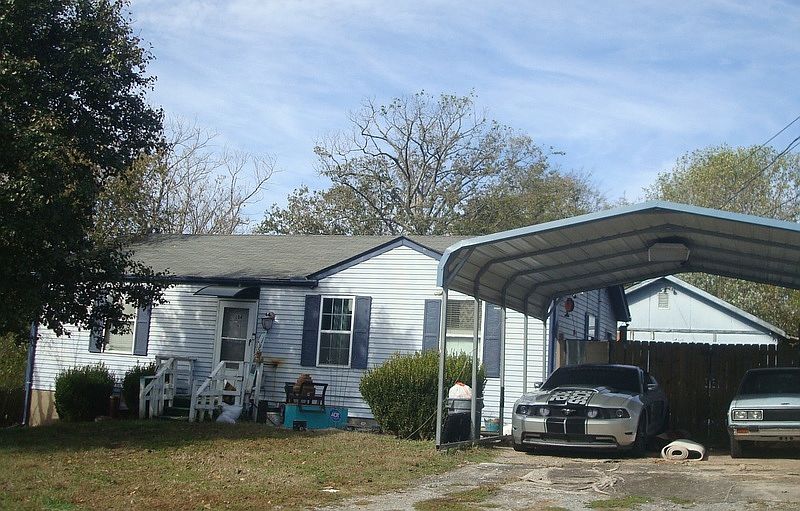 2nd image of 104 Cedar Ridge Dr