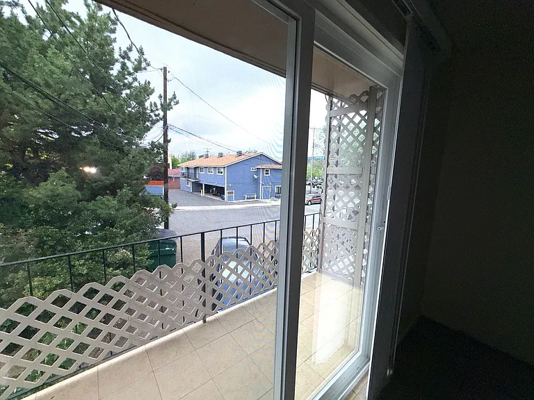 900 Eden Ct — Photo 15