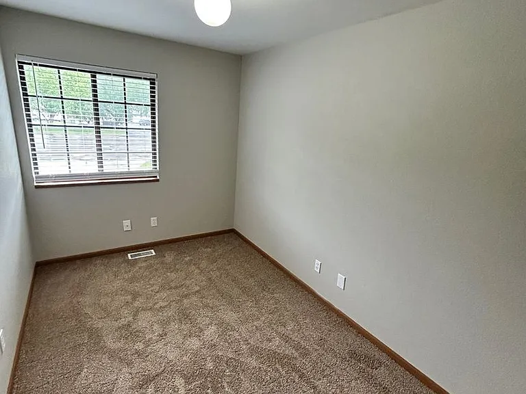 7999 Green Meadow Ct — Photo 20