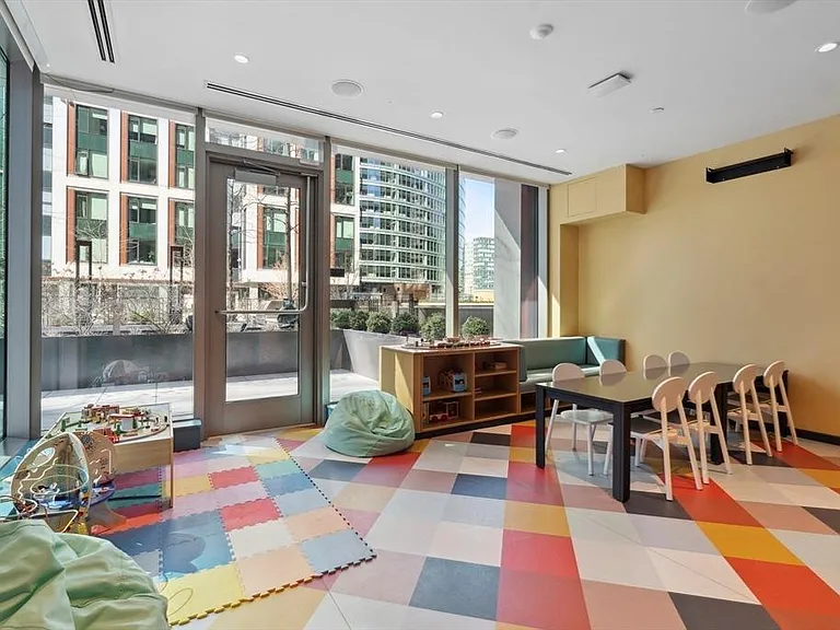 135 Seaport Blvd #1610 — Photo 23