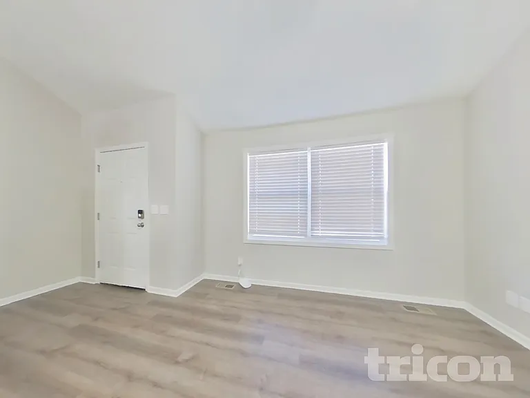 8835 NE 73rd Ct — Photo 3