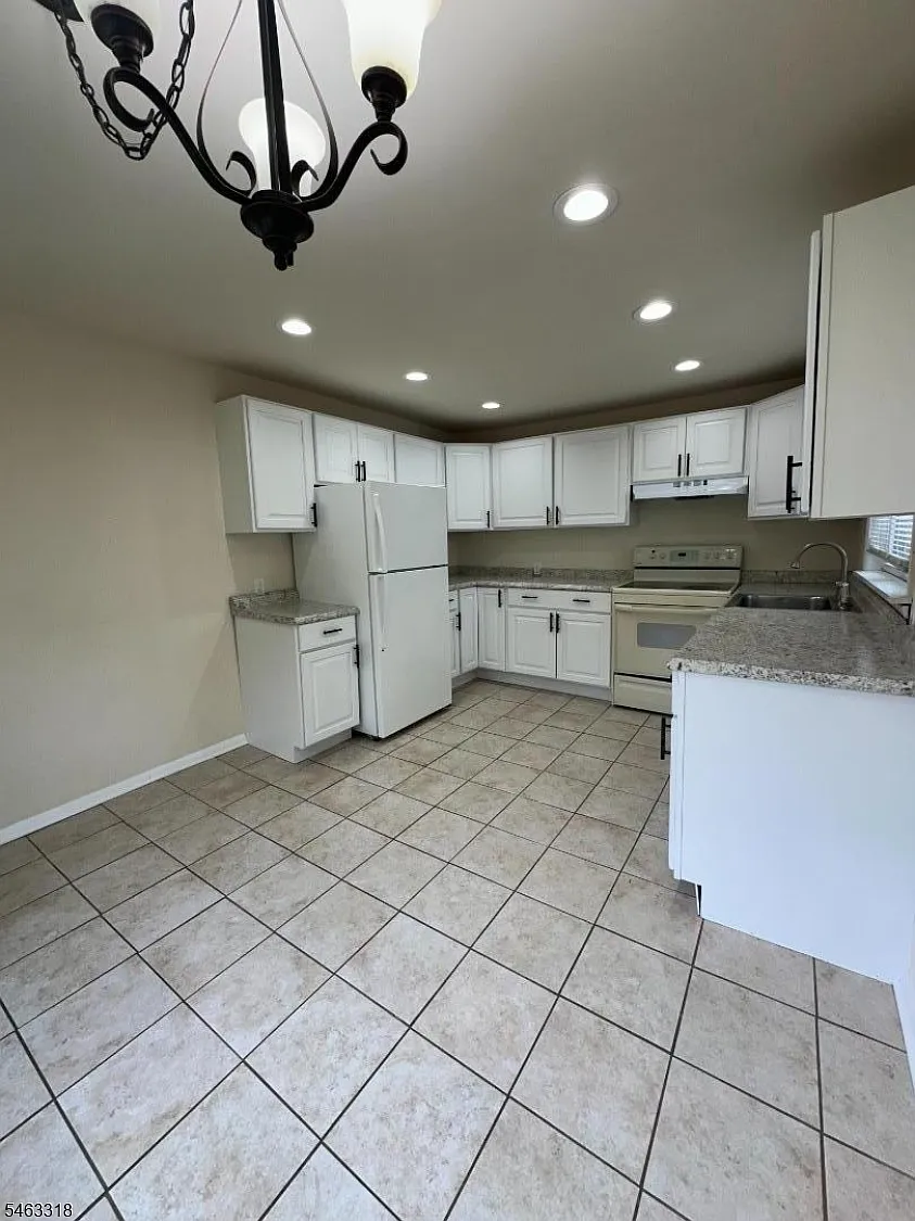 3 bed, 2.0 bath, $3,000 — Photo 4