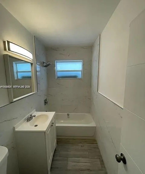 2048 NE 168th St #3 — Photo 16