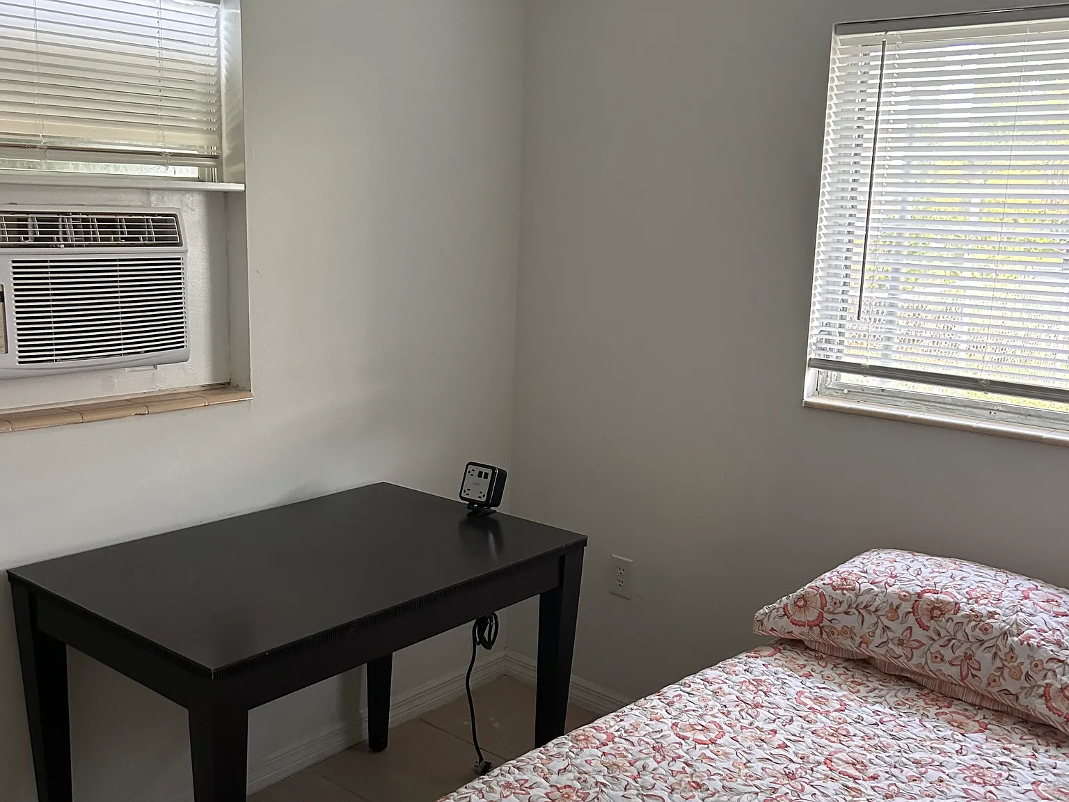 3 bed, 840 sqft, $850 — Photo 1