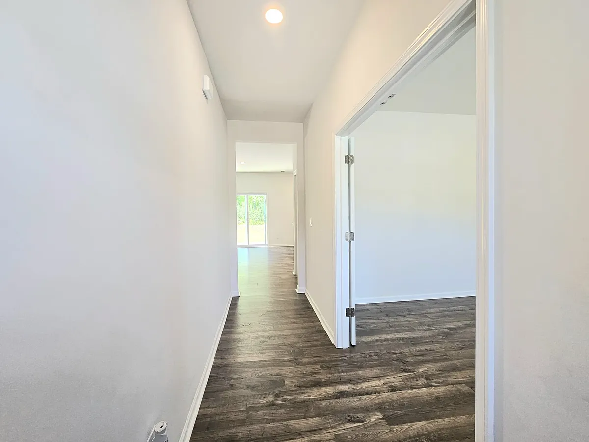 Building Photo - 3854 Rosewood Dr