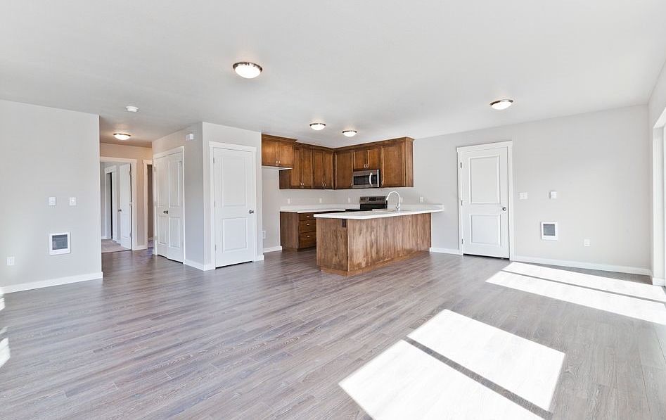 tons of natural light and storage