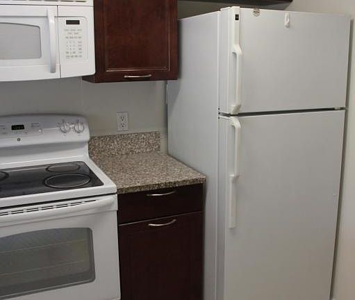 3rd image of 1286 The Pointe Dr