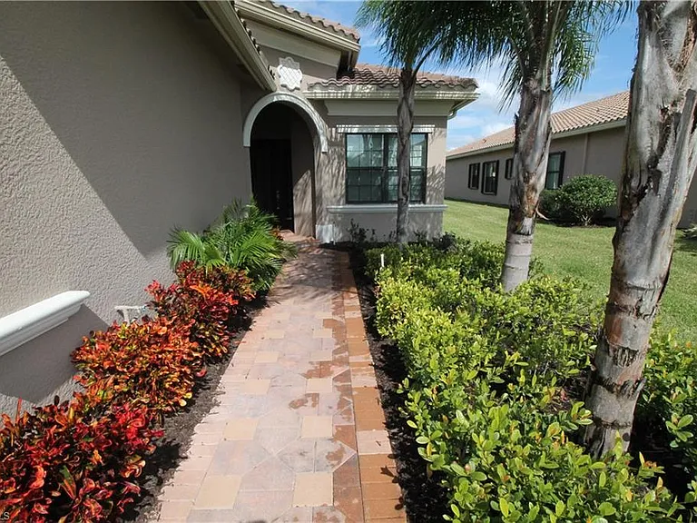 3279 Tahoe Ct — Photo 2