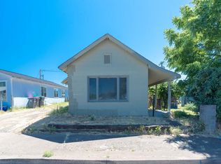 822 Cedar St, Medford, OR 97501