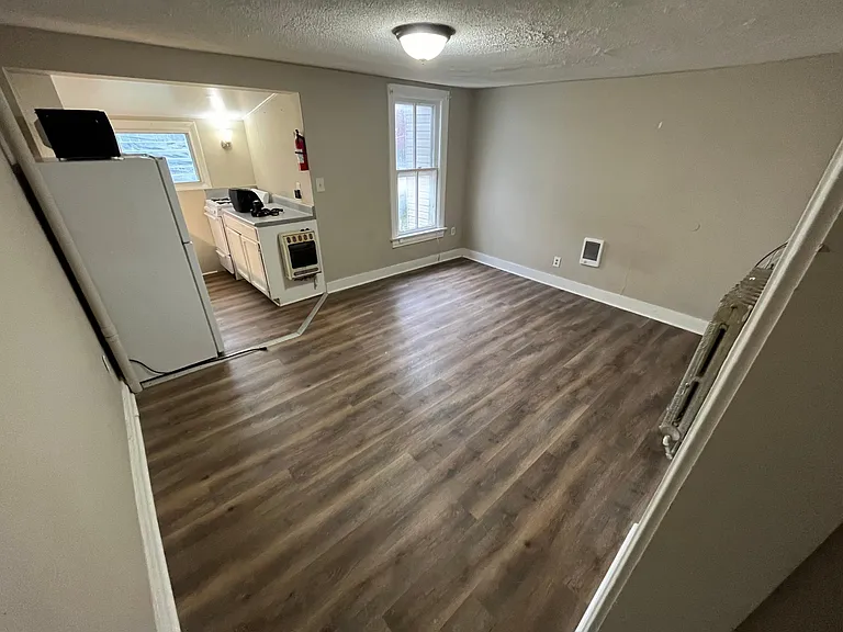 515 W Princess St #3 — Photo 7