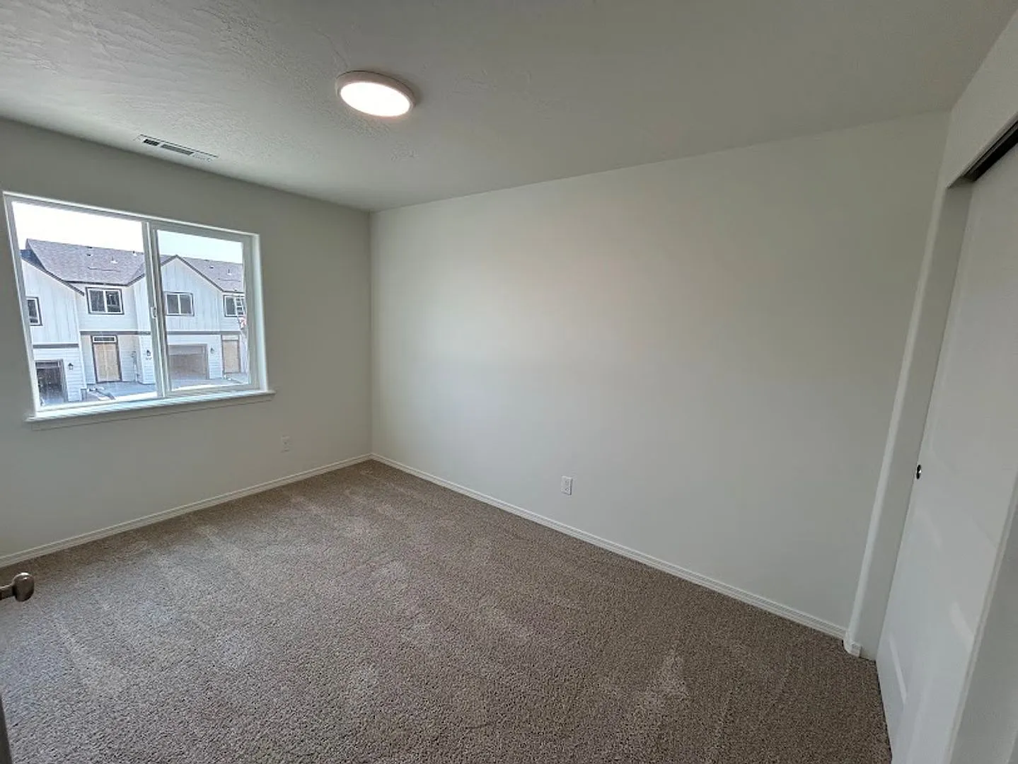 Town Home for Rent! — Photo 4