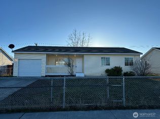 1203 Mather Dr, Moses Lake, WA 98837