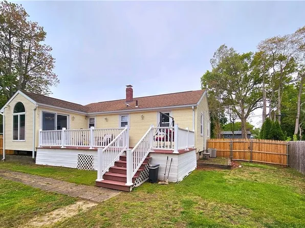440 Beach Ave, Warwick, RI 02889