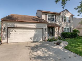 112 Kensington Dr, Streamwood, IL