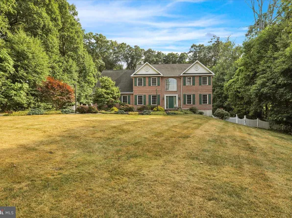 224 Pine Cir, Birdsboro, PA 19508