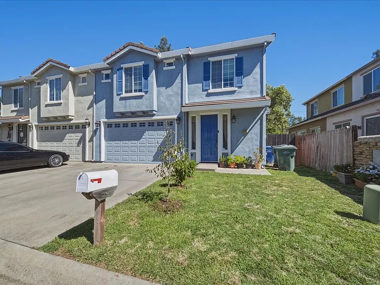 9105 Echo Point Pl — Photo 2