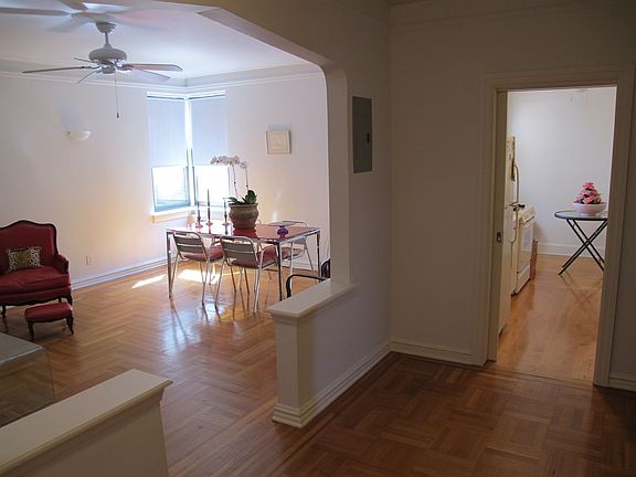 foyer / living room