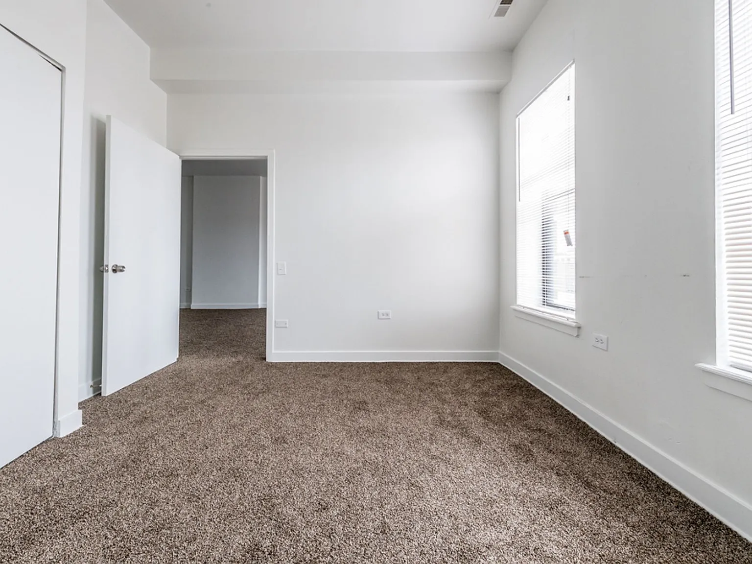 9001 S Commercial — Photo 3