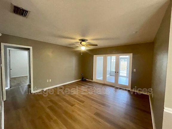 4th image of 604 Southwood Cv