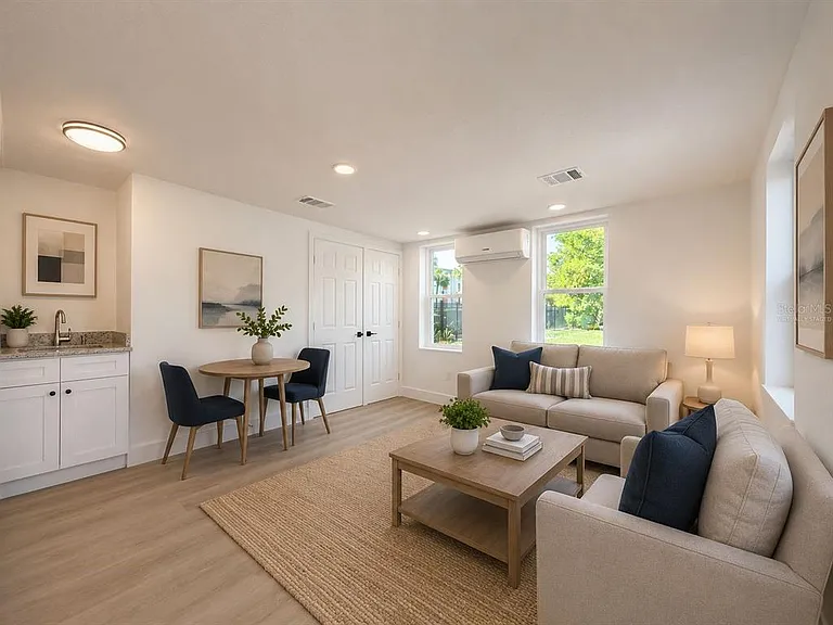 401 E Columbus Dr #2 — Photo 1