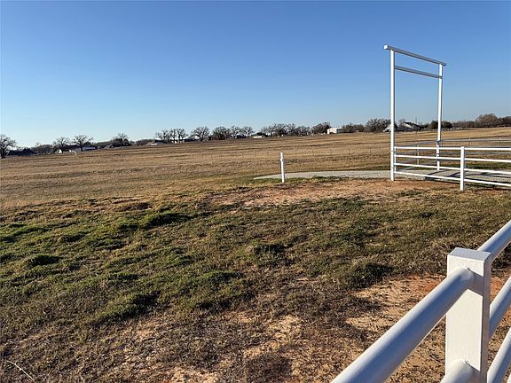 5th image of 1556 Thomas Rd