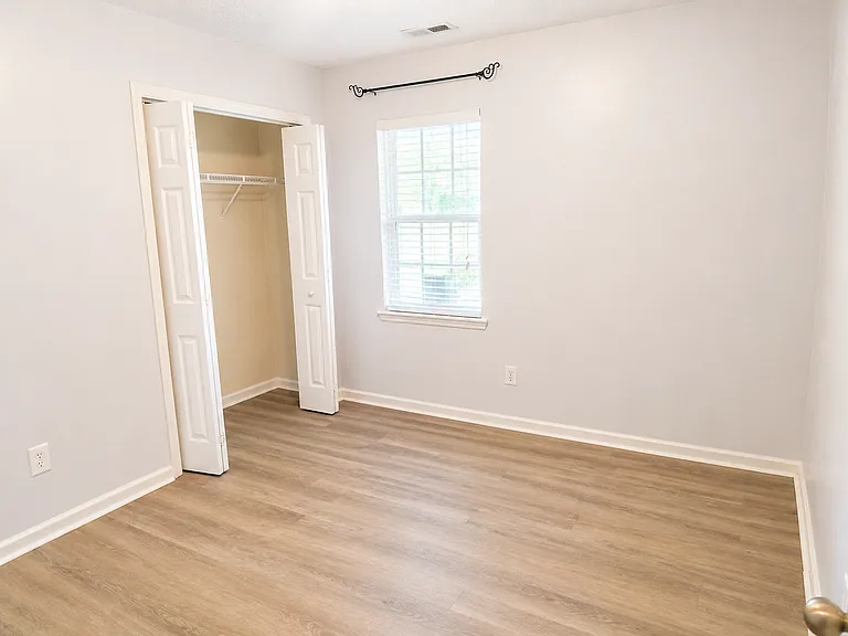 203 Stockton Ct — Photo 18