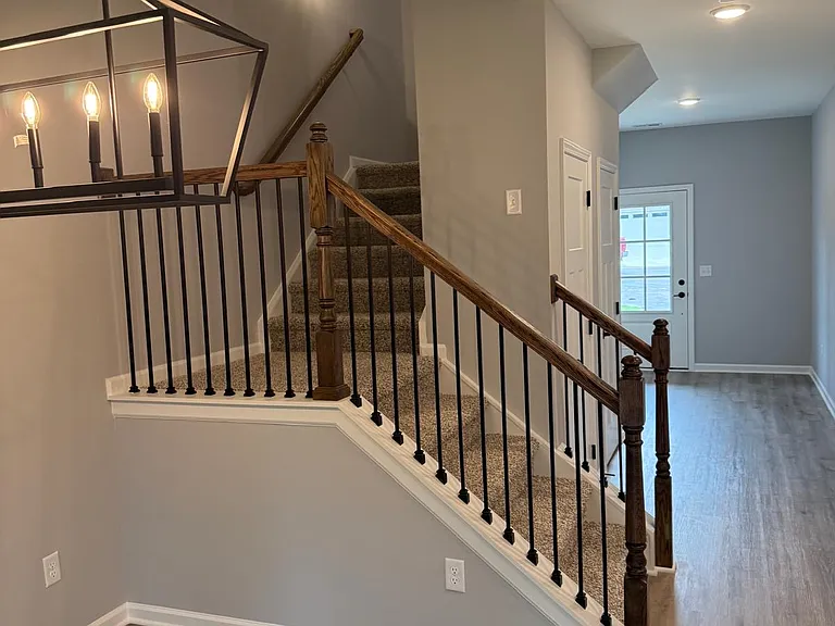 561 Twyla Dr — Photo 5