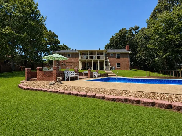 237 S Beaumont Ave, Russellville, AR 72801