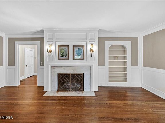 4th image of 1121 Oakcliff Rd