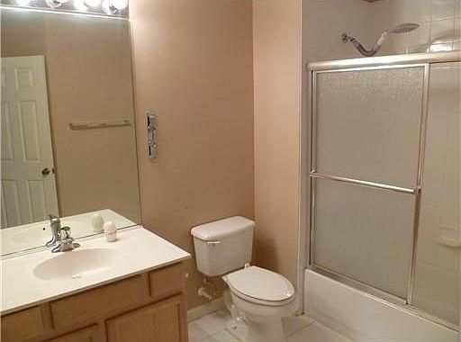 4th image of 1115 Woodfield Ct