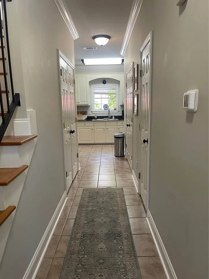 3 bed, 2.5 bath, 1500 sqft, $2,200 — Photo 3