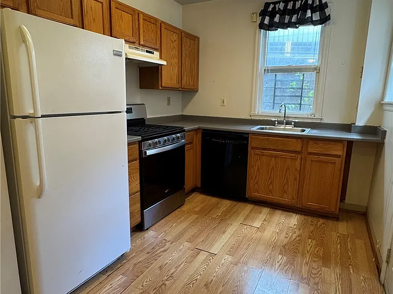 158 Chesterfield Rd — Photo 6