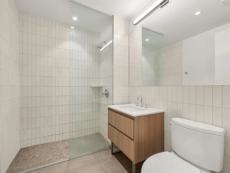 10-25 Jackson Ave #9B — Photo 10