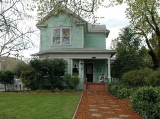 773 NW 2nd St, Grants Pass, OR 97526