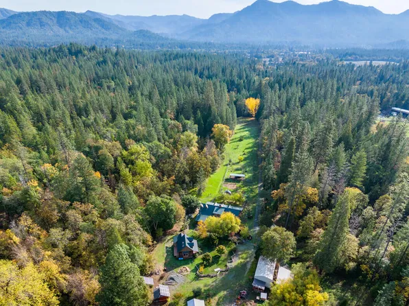 9115 W Evans Creek Rd, Rogue River, OR 97537