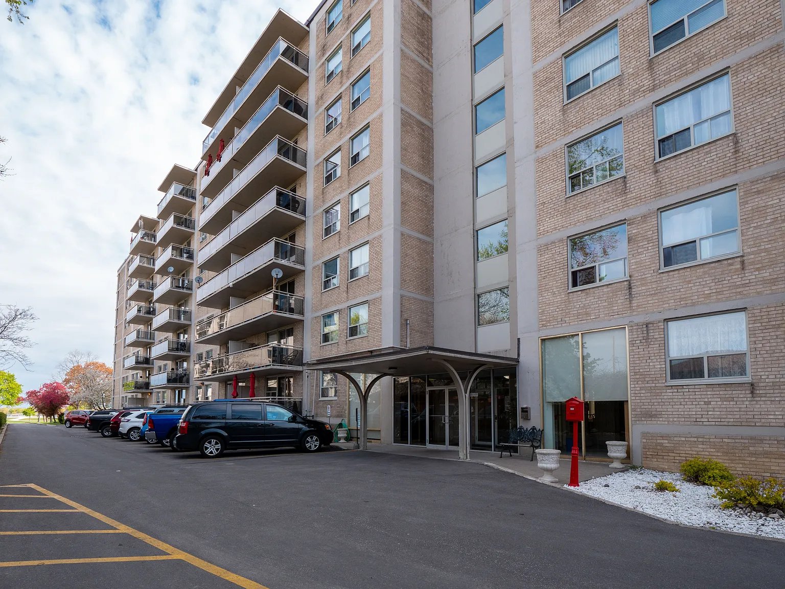 3801 Riverside Drive East — Photo 1