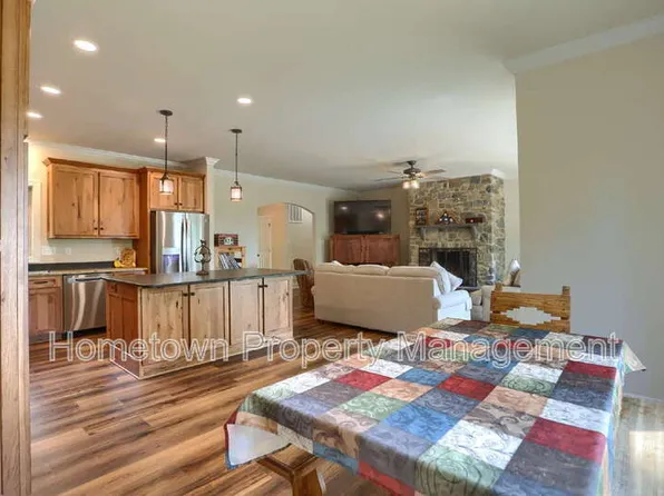 11409 Weatherstone Dr, Waynesboro, PA 17268