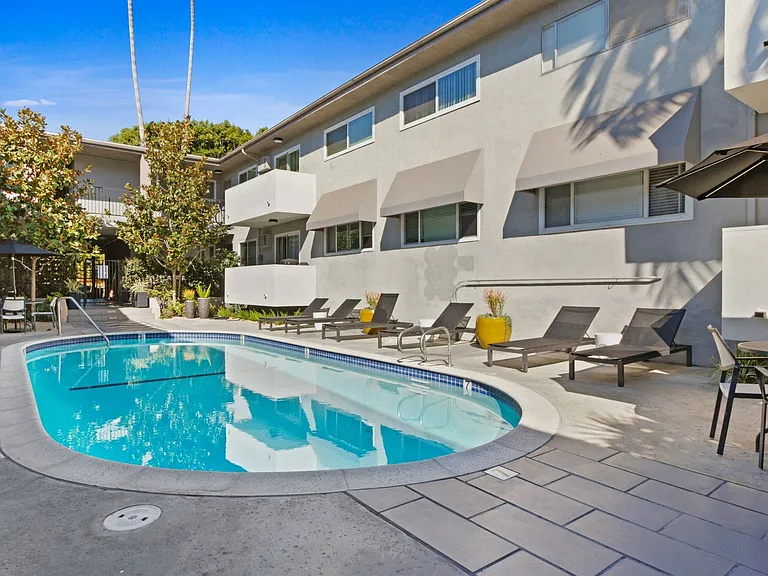 9600 Lucerne Ave — Photo 10
