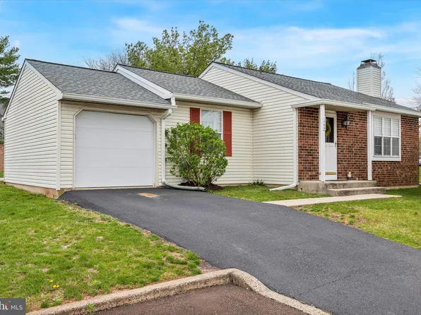 1406 Franklin Ct, Lansdale, PA 19446