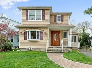 208 Oakhurst Rd, Oakhurst, NJ 07755