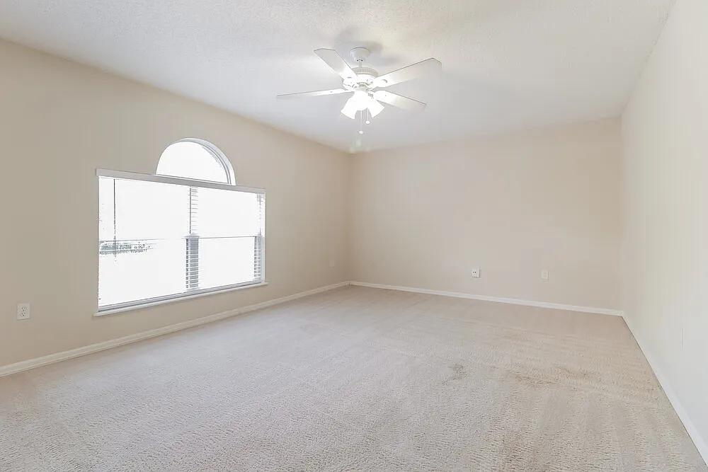 4 bed, 2.5 bath, 2200 sqft, $2,950 — Photo 4