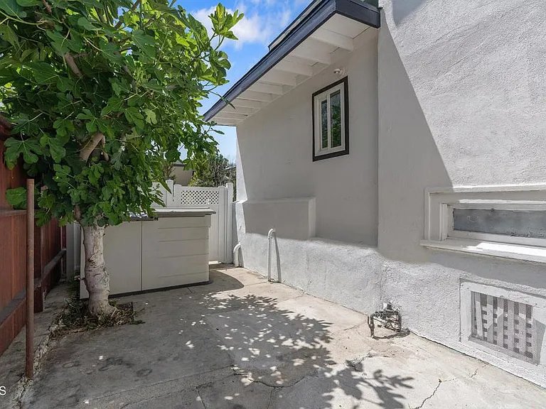 1206 Tamarind Ave — Photo 38