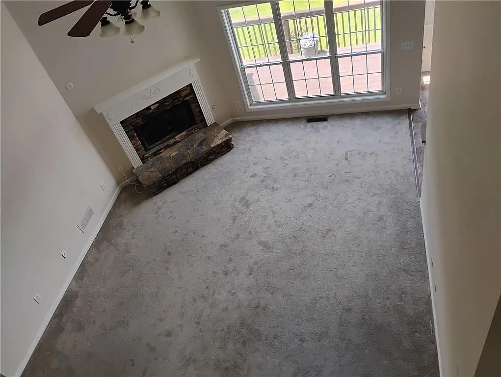 6 bed, 4553 sqft, $3,900 — Photo 4