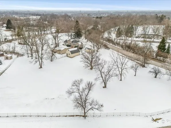 11N575 Rohrssen Rd, Elgin, IL 60120