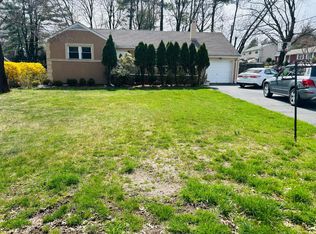 198 E McClellan Ave, Livingston, NJ 07039