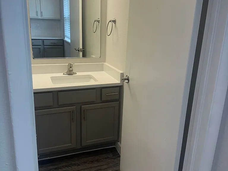 Regency Point Luxury Apartments — Photo 89