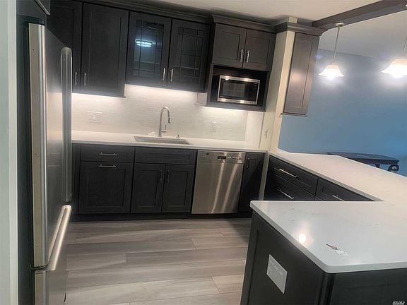3rd image of 170 W Broadway #3G