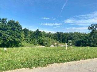 607 Wedgewood Ln, Trenton, IL 62293