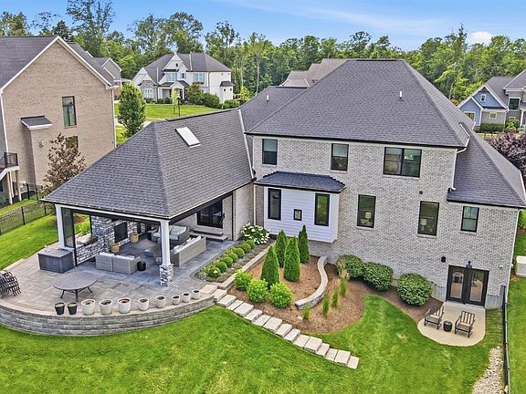 5th image of 574 Forestedge Dr